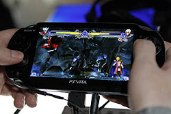 画像ギャラリー No.016のサムネイル画像 / ［E3 2011］PS Vita用「BLAZBLUE CONTINUUM SHIFT II PLUS（仮）」のデモ版をE3で体験プレイ。高品質な格闘ゲームをいつでもどこでも