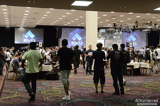 画像ギャラリー No.003のサムネイル画像 / ［EVO2015］「鉄拳7」でノビ選手が劇的優勝。「UMvC3」ではCross選手とRF選手が最終日の決勝トーナメントへ駒を進めたEVO2日目まとめ
