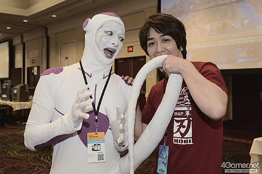 画像ギャラリー No.008のサムネイル画像 / ［EVO2015］「鉄拳7」でノビ選手が劇的優勝。「UMvC3」ではCross選手とRF選手が最終日の決勝トーナメントへ駒を進めたEVO2日目まとめ