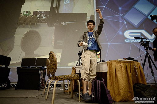 画像ギャラリー No.014のサムネイル画像 / ［EVO2015］「鉄拳7」でノビ選手が劇的優勝。「UMvC3」ではCross選手とRF選手が最終日の決勝トーナメントへ駒を進めたEVO2日目まとめ