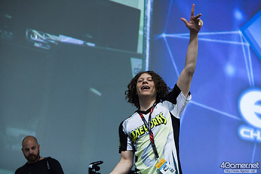 画像ギャラリー No.024のサムネイル画像 / ［EVO2015］「鉄拳7」でノビ選手が劇的優勝。「UMvC3」ではCross選手とRF選手が最終日の決勝トーナメントへ駒を進めたEVO2日目まとめ