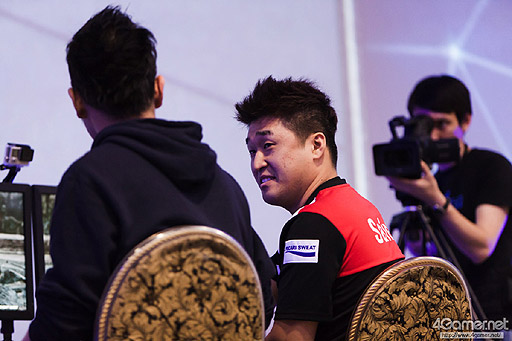 画像ギャラリー No.043のサムネイル画像 / ［EVO2015］「鉄拳7」でノビ選手が劇的優勝。「UMvC3」ではCross選手とRF選手が最終日の決勝トーナメントへ駒を進めたEVO2日目まとめ