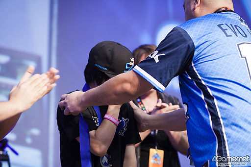 画像ギャラリー No.054のサムネイル画像 / ［EVO2015］「鉄拳7」でノビ選手が劇的優勝。「UMvC3」ではCross選手とRF選手が最終日の決勝トーナメントへ駒を進めたEVO2日目まとめ