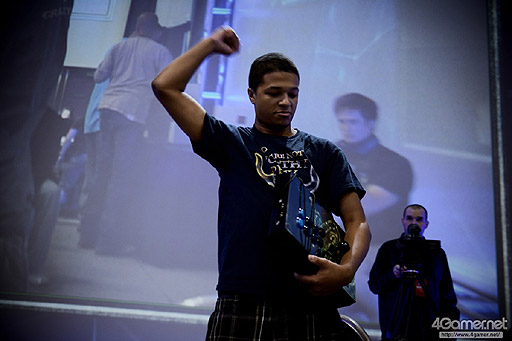 画像ギャラリー No.057のサムネイル画像 / ［EVO2015］「鉄拳7」でノビ選手が劇的優勝。「UMvC3」ではCross選手とRF選手が最終日の決勝トーナメントへ駒を進めたEVO2日目まとめ
