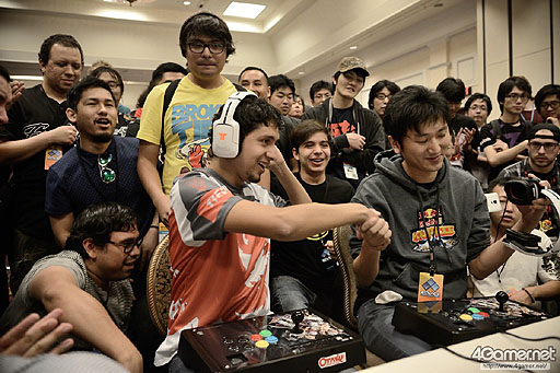画像ギャラリー No.065のサムネイル画像 / ［EVO2015］「鉄拳7」でノビ選手が劇的優勝。「UMvC3」ではCross選手とRF選手が最終日の決勝トーナメントへ駒を進めたEVO2日目まとめ
