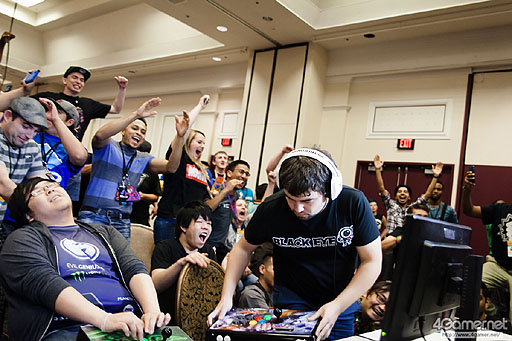 画像ギャラリー No.069のサムネイル画像 / ［EVO2015］「鉄拳7」でノビ選手が劇的優勝。「UMvC3」ではCross選手とRF選手が最終日の決勝トーナメントへ駒を進めたEVO2日目まとめ