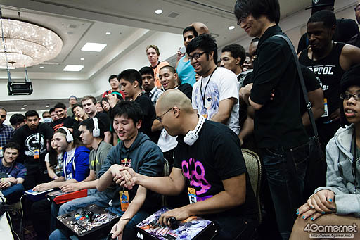 画像ギャラリー No.073のサムネイル画像 / ［EVO2015］「鉄拳7」でノビ選手が劇的優勝。「UMvC3」ではCross選手とRF選手が最終日の決勝トーナメントへ駒を進めたEVO2日目まとめ
