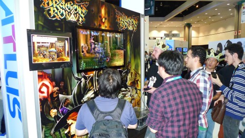 画像ギャラリー No.004のサムネイル画像 / ［E3 2013］「ドラゴンズクラウン」神谷盛治氏と「真・女神転生IV」土居政之氏のサイン会に海外ファンが殺到。試遊台も盛況だったアトラスブースレポート