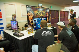 画像ギャラリー No.001のサムネイル画像 / ［EVO2013］アトラスブースで見つけた「ドラゴンズクラウン」の直撮りプレイムービーを掲載。EVO会場の格闘ゲーマー達も注目