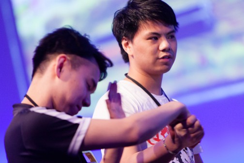 画像ギャラリー No.042のサムネイル画像 / ［EVO2014］ときど選手の活躍なるか。「KOF XIII」決勝を含む「Evolution 2014」2日目まとめ。「UMvC3」「BBCP」などの予選にも注目