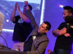 画像ギャラリー No.049のサムネイル画像 / ［EVO2014］ときど選手の活躍なるか。「KOF XIII」決勝を含む「Evolution 2014」2日目まとめ。「UMvC3」「BBCP」などの予選にも注目
