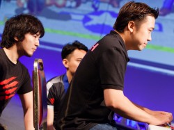 画像ギャラリー No.050のサムネイル画像 / ［EVO2014］ときど選手の活躍なるか。「KOF XIII」決勝を含む「Evolution 2014」2日目まとめ。「UMvC3」「BBCP」などの予選にも注目