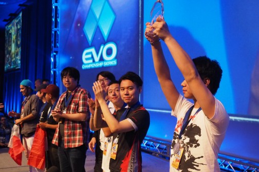 画像ギャラリー No.019のサムネイル画像 / ［EVO2014］「KOF XIII」部門，ときど選手は惜しくも準優勝。優勝・Xiao Hai選手へのインタビューを含んだ，「Evolution 2014」2日目リザルトまとめ
