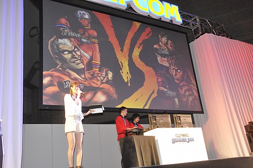 画像ギャラリー No.011のサムネイル画像 / 「STREET FIGHTER X 鉄拳」が「Red Bull 5G」の正式種目に! ウメハラ氏&ときど氏が開発陣とガチンコバトルを繰り広げたステージイベント