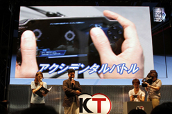 画像ギャラリー No.007のサムネイル画像 / ［TGS 2011］「真・三國無双 NEXT」の紹介ステージをレポート。直感的なインタフェースから3G回線，そしてカメラまで，Vitaの機能をフルに活用した“次の無双”に