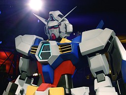 画像ギャラリー No.002のサムネイル画像 / ゲーム版「機動戦士ガンダムAGE」と，iOS端末でレイトン教授の息子が活躍する「レイトンブラザーズ ミステリールーム」を体験してきた