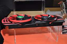 画像ギャラリー No.024のサムネイル画像 / ［COMPUTEX］PowerColor，「HD 7970 X2」カードの実動デモを展示。フルスペックのHD 7970を1枚のカードに2基搭載