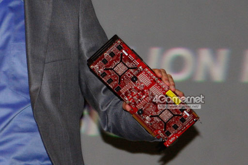 画像ギャラリー No.005のサムネイル画像 / 「New Zealand」か？ AMD，デュアルGPU仕様となる謎のグラフィックスカードを公開 