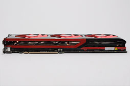 画像ギャラリー No.009のサムネイル画像 / 「Radeon HD 7990」レビュー。“AMD純正”の「デュアルHD 7970 GHz Edition」カードはGTX 690より速いのか 