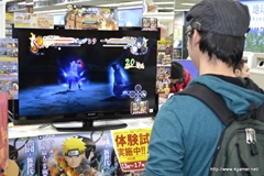 画像ギャラリー No.007のサムネイル画像 / 「ナルティメットストームジェネレーション」＆「ASURA'S WRATH」発売記念体験会＆サイン会をレポート。松山 洋氏からのビデオメッセージも掲載