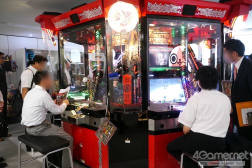 画像ギャラリー No.003のサムネイル画像 / 「モンハン」モチーフのメダルゲーム2機種が発表されたカプコンのプライベートショー。大画面とど派手なジャックポット演出に注目