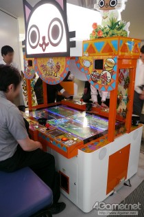 画像ギャラリー No.010のサムネイル画像 / 「モンハン」モチーフのメダルゲーム2機種が発表されたカプコンのプライベートショー。大画面とど派手なジャックポット演出に注目