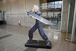 画像ギャラリー No.004のサムネイル画像 / 「マジック・スポットライト :FINAL FANTASY」レポート。バスターソードやハーディ=デイトナも展示されていた会場の様子をお届け