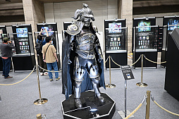 画像ギャラリー No.010のサムネイル画像 / 「マジック・スポットライト :FINAL FANTASY」レポート。バスターソードやハーディ=デイトナも展示されていた会場の様子をお届け
