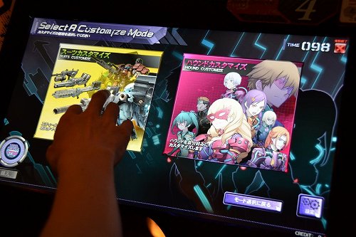 画像ギャラリー No.009のサムネイル画像 / KONAMIのアーケード用TPS「スティールクロニクル」のロケテストレポートを掲載。巨大な敵が相手の歯ごたえある協力プレイが魅力