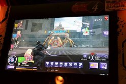 画像ギャラリー No.028のサムネイル画像 / KONAMIのアーケード用TPS「スティールクロニクル」のロケテストレポートを掲載。巨大な敵が相手の歯ごたえある協力プレイが魅力