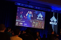 画像ギャラリー No.004のサムネイル画像 / ［EVO2012］海外勢のハイレベルなプレイが目立った「EVO2012」2日目まとめ。決勝トーナメントに向かう日本人選手のコメントも掲載