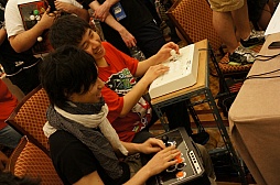 画像ギャラリー No.012のサムネイル画像 / ［EVO2012］海外勢のハイレベルなプレイが目立った「EVO2012」2日目まとめ。決勝トーナメントに向かう日本人選手のコメントも掲載