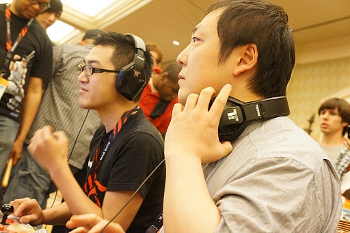 画像ギャラリー No.017のサムネイル画像 / ［EVO2012］海外勢のハイレベルなプレイが目立った「EVO2012」2日目まとめ。決勝トーナメントに向かう日本人選手のコメントも掲載