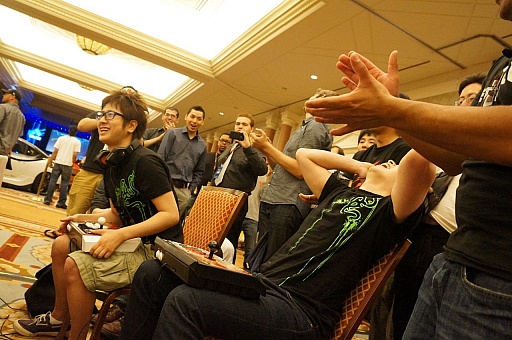画像ギャラリー No.019のサムネイル画像 / ［EVO2012］海外勢のハイレベルなプレイが目立った「EVO2012」2日目まとめ。決勝トーナメントに向かう日本人選手のコメントも掲載