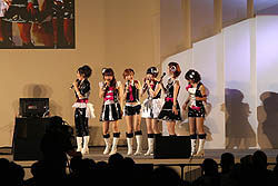画像ギャラリー No.015のサムネイル画像 / ［TGS 2011］バンダイナムコゲームスのステージイベント「アニメもゲームもグラビアも！　全部まとめてアイドルマスター!!」で，アニメの新たなオープニング曲「CHANGE!!!!」が初公開