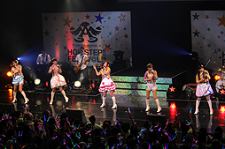 画像ギャラリー No.004のサムネイル画像 / 「THE IDOLM@STER 8th ANNIVERSARY HOP!STEP!!FESTIV@L!!!」福岡公演をレポート。ツアー後半戦に向けて，これまでとはひと味違ったライブに