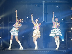 画像ギャラリー No.003のサムネイル画像 / ［TGS 2013］次へ続く道が明らかにされたアイマス8周年ライブ「THE IDOLM@STER 8th ANNIVERSARY HOP!STEP!!FESTIV@L!!!」をレポート
