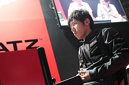 画像ギャラリー No.021のサムネイル画像 / ［TGS 2013］「BLAZBLUE」と「スパIV」のエキシビションマッチ。そしてカプコンタイトルの公式世界大会の日本予選が行われた，Mad Catzブースをレポート