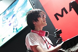 画像ギャラリー No.029のサムネイル画像 / ［TGS 2013］「BLAZBLUE」と「スパIV」のエキシビションマッチ。そしてカプコンタイトルの公式世界大会の日本予選が行われた，Mad Catzブースをレポート