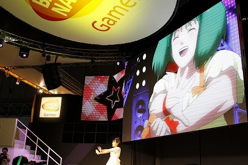 画像ギャラリー No.016のサムネイル画像 / ［TGS 2011］思い出話や中島 愛さんの生ライブで盛り上がった「劇場版マクロスF〜サヨナラノツバサ〜」の“超時空STAGE”をレポート 