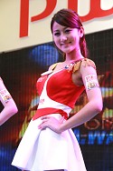 画像ギャラリー No.100のサムネイル画像 / ［CJ 2011］お待ちかね，ChinaJoy会場から厳選した美女を取り揃えてコンパニオン写真集を掲載