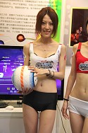 画像ギャラリー No.158のサムネイル画像 / ［CJ 2011］お待ちかね，ChinaJoy会場から厳選した美女を取り揃えてコンパニオン写真集を掲載