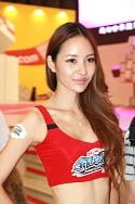 画像ギャラリー No.201のサムネイル画像 / ［CJ 2011］お待ちかね，ChinaJoy会場から厳選した美女を取り揃えてコンパニオン写真集を掲載