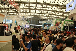 画像ギャラリー No.266のサムネイル画像 / ［CJ 2011］お待ちかね，ChinaJoy会場から厳選した美女を取り揃えてコンパニオン写真集を掲載