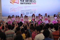 画像ギャラリー No.267のサムネイル画像 / ［CJ 2011］お待ちかね，ChinaJoy会場から厳選した美女を取り揃えてコンパニオン写真集を掲載