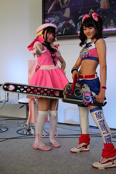 画像ギャラリー No.013のサムネイル画像 / 「LOLLIPOP CHAINSAW」の全国キャラバンがスタート。グラスホッパー・マニファクチュアの須田剛一氏が,その魅力を直々に紹介したスペシャルステージの模様をレポート