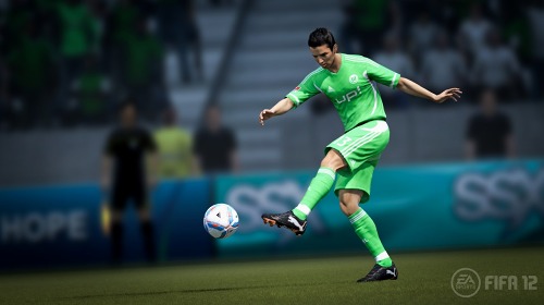 画像ギャラリー No.007のサムネイル画像 / 「FIFA 12」，日本代表の本田選手と長谷部選手がゲームの“顔”に＆好きな選手でチームを作って対戦できる「Ultimate Team」が標準搭載