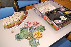 画像ギャラリー No.028のサムネイル画像 / ボードゲームファンが浅草に集結。アナログゲームの祭典「ゲームマーケット2011秋」を朱鷺田祐介が密着レポート