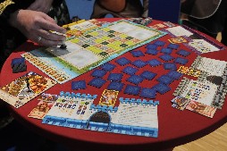 画像ギャラリー No.002のサムネイル画像 / ［SPIEL’15］初披露のボードゲームがずらりと並んだ新作発表会をレポート。「MEGA CIVILIZATION」など，1000を超えるタイトルが集結