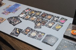 画像ギャラリー No.033のサムネイル画像 / ［SPIEL’15］初披露のボードゲームがずらりと並んだ新作発表会をレポート。「MEGA CIVILIZATION」など，1000を超えるタイトルが集結